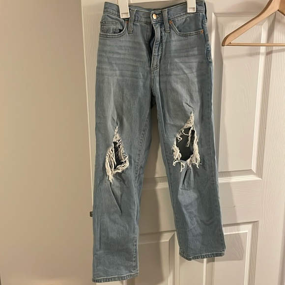 00 Universal Thread Ripped Straight Leg Jean - Picture 1 of 3